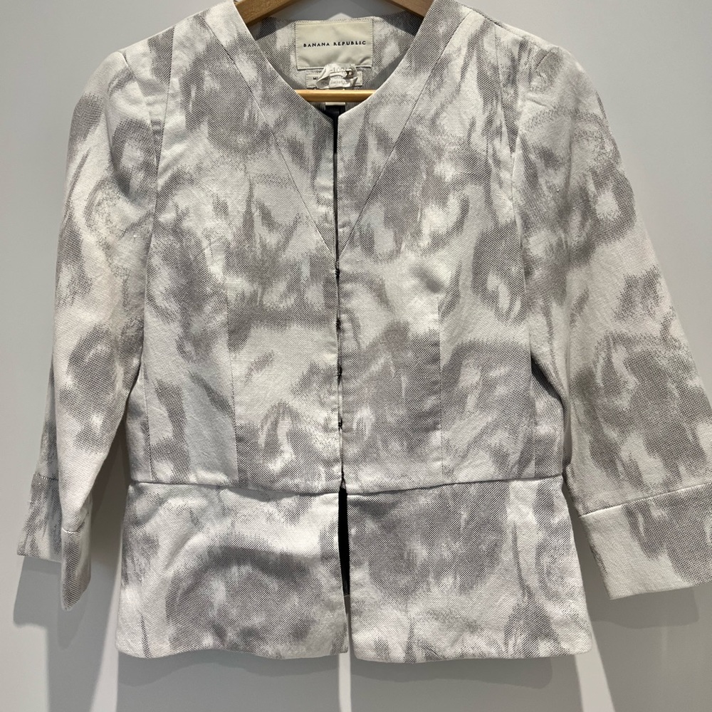 ❤️ Amazing blazer with peplum and 3/4 length sleeve in spring summer pattern